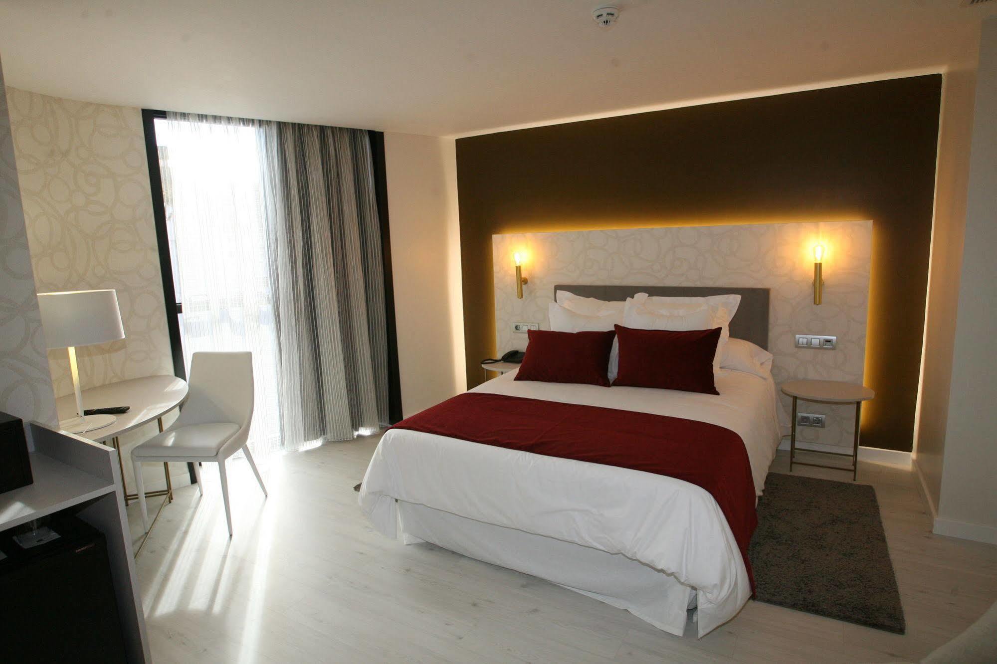 Hotel Cardenal Monforte De Lemos Kültér fotó